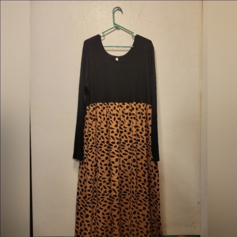 Black and Brown Long Sleeve Dress With Pockets